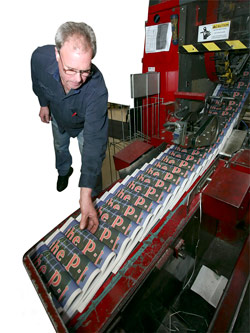 Illustration for article titled Kerry Begins Newspaper Hearings